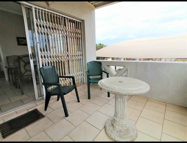 2 BEDROOM TOWNHOUSE FOR SALE IN MARGATE BEACH